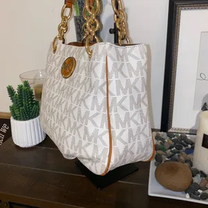 Michael Kors Signature MK Vanilla Acorn Fulton Chain Leather Tote EUC thumbnail 5