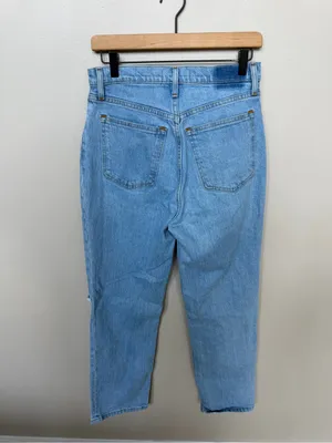 Abercrombie & Fitch 90’s Straight Ultra High Rise Curve Light Wash Distressed 28 thumbnail 3