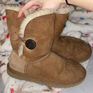 Bailey button ugg boots thumbnail 3