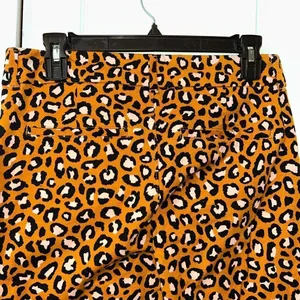Old Navy Ankle Length Leopard Print Pants(Size 6) thumbnail 8