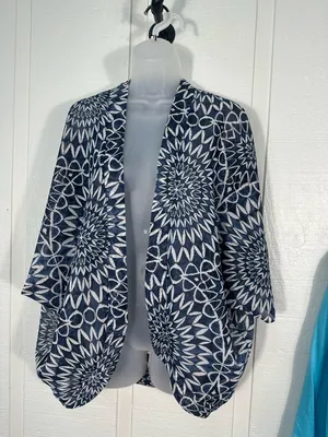 Gap Blue and Tan Lightweight Cardigan Size Medium/Large EUC thumbnail 3