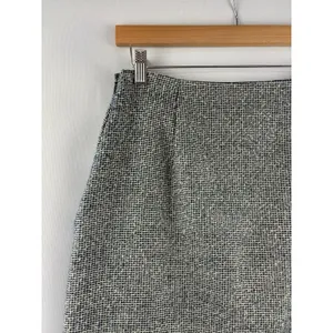 Women’s Banana Republic Size 4 Cream & Blue Pencil Skirt thumbnail 4