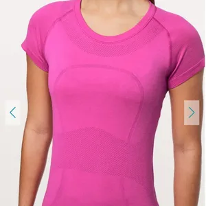 Swiftly Tech Short Sleeve Crew in Sonic Pink Size 6/8 thumbnail 4