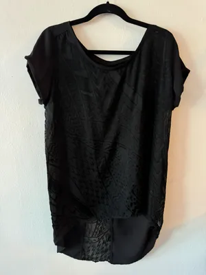 Mossimo Woman's Black Lightweight Top Large thumbnail 1
