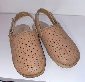 Little girls Gymboree Heart Clogs 🩷 thumbnail 6