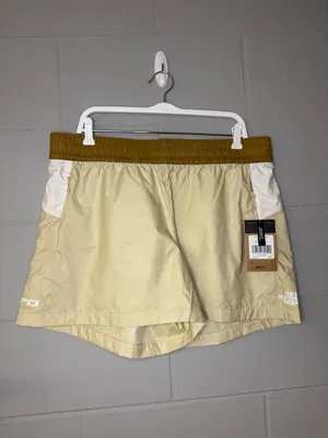 NWT The North Face TNF X Short in Gravel/Gardenia White Women’s Size XL Shorts thumbnail 3