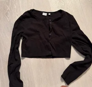 Aritzia Sunday Best Sweater Cropped thumbnail 1