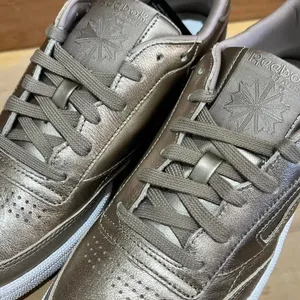 Reebok Women's Gold Trainers thumbnail 3