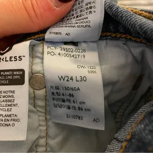 Levi’s 501 Skinny Jeans, Medium Indigo, Size 24, EUC thumbnail 8