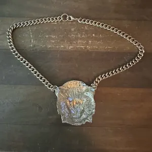 Chunky gold tone lions head necklace thumbnail 4