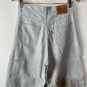 Levi’s High Rise Wide Leg Crop Utility Light‎ Wash Jeans Size 27 thumbnail 3
