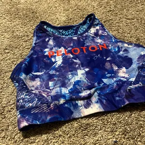 Peloton X WITH Blue Moves High Neck Sports Bra & Reversible Leggings Medium‎ thumbnail 4