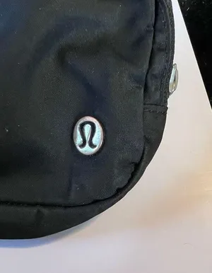 Lululemon Everywhere Belt Bag black yoga exercise thumbnail 3