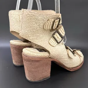 FREEBIRD by Steven Quail Ivory Textured Snake Leather Buckle Gladiator Sandals 9 thumbnail 7