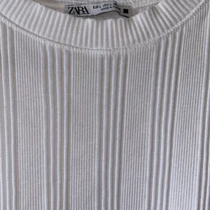 ZARA‎ Collection Women’s Ribbed White Fitted Layering Tank Top Size L thumbnail 6