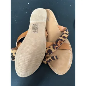 Pierre Dumas Leopard Flip Flop‎ in 10 NWOB thumbnail 2