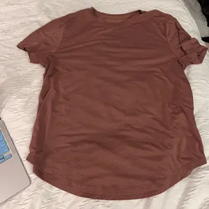 Lululemon speckled peach t shirt thumbnail 1