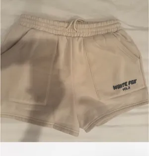 White Fox Set Boutique thumbnail 2