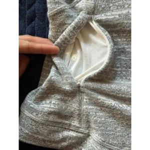 Lululemon Define Pullover Long Sleeve Athletic Top Thumbholes Gray Size‎ 4 thumbnail 3