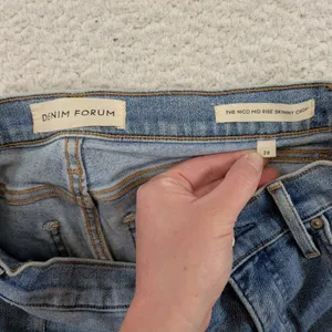 Denim Forum The Nico Mid Rise Skinny Crop Jeans Light Wash Raw Hem Size 28 thumbnail 3