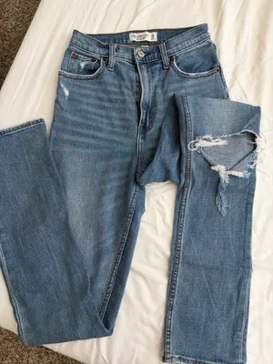 Abercrombie Ripped jeans thumbnail 1