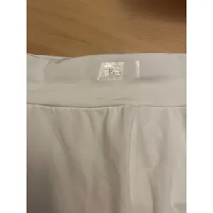 B2 New Women’s Athletic Stretchy Skort White size Medium Waist 14.5-15” thumbnail 8