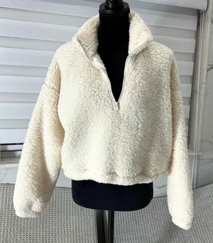 Hollister pullover SOFT🌥️and warm 🔥 thumbnail 1