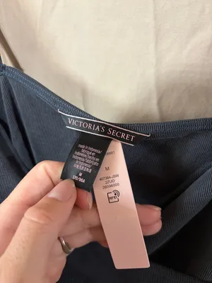 Victoria’s Secret tank top thumbnail 3