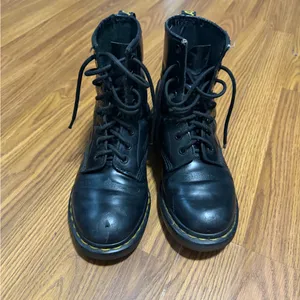 Dr. Martens Jarden Black Pisa Leather Boot Women’s Size 6. thumbnail 2