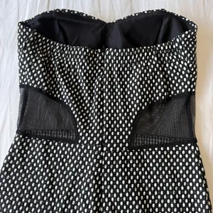 🔥 Chic Black & White Polka Dot Strapless Padded Bra Mesh Corset Dress – Flattering & Feminine (Size Small) 🔥 thumbnail 4