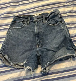 Abercrombie Mom Shorts thumbnail 1