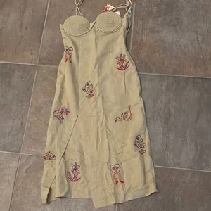 New with tags Farm Rio x Anthropologie embroidered linen dress XS thumbnail 5