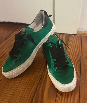 Golden Goose thumbnail 1