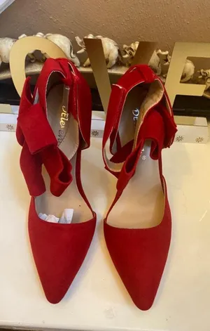 Delevenin RED STILETTO HEELS WITH ANKLE STRAP WITH BOW SIZE 8 thumbnail 1