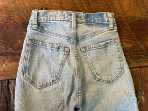 Abercrombie Ultra High-Rise 90s Straight Jeans thumbnail 2