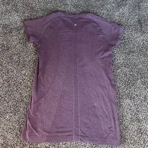 Lululemon Swiftly Tech Short Sleeve Shirt Size 8 thumbnail 4