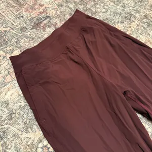 Lululemon Adapted State‎ High-Rise JoggerRegular size 4 Burgundy W5CVMS thumbnail 5