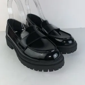 Old Navy Faux-Leather Chunky Heel Loafers womens size 6.5 thumbnail 8