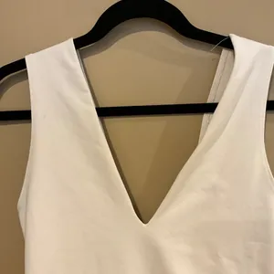 FREE PEOPLE Intimately Keep It Sleek Bodysuit White V-Neck Medium M Sleeveless thumbnail 6