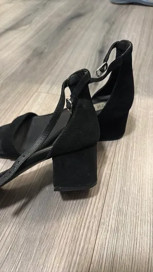 Steve Madden Black Heels Suede thumbnail 2