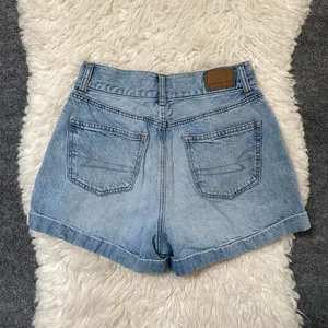 American Eagle Blue Mom Short Double Button Denim Jean Shorts Boho Chic Summer thumbnail 5