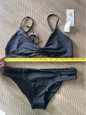 NWT L*Space 2-Piece Bikini Swimsuit Haley Top & Estella Bottoms Women’s Medium thumbnail 11