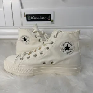New Y2K Vibe Converse Platform High Tops With Butterfly Size 9 Womens thumbnail 2