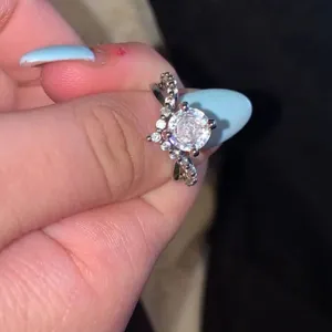 Shiny Round Cubic Zirconia in a V Setting Size 7 thumbnail 9