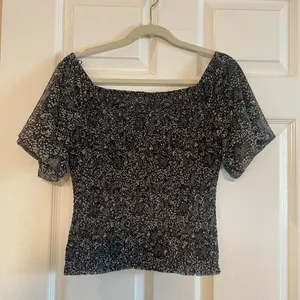 Anthropologie Aurelia Smocked Top size Medium thumbnail 2