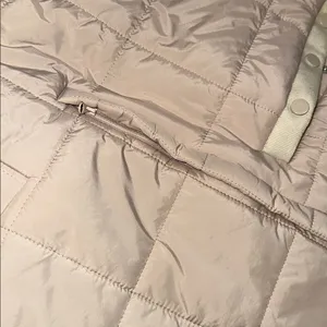JODIFL Light tan Quilted Puffer hooded Jacket size large thumbnail 3