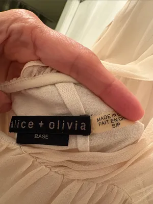 Alice + olivia Elegant Cream V-Neck Dress thumbnail 5