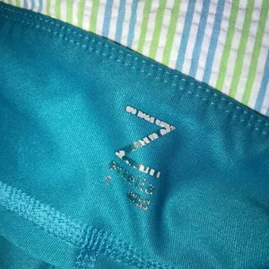 Z by Zella Womens Leggings Sz S Ikat Print Teal‎ Black Tie Dye Look Capri Length thumbnail 3