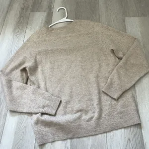 Garnet Hill Sweater cashmere v neck crew womens Tan (small) classic minimalist thumbnail 6