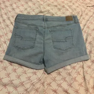 American Eagle Outfitters Midi Light Blue Jean Shorts Size 16 thumbnail 2